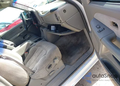 2000 Chevrolet Silverado 1500 Ls z USA, uszkodzony, nr VIN 1GCEC19T0YZ117357